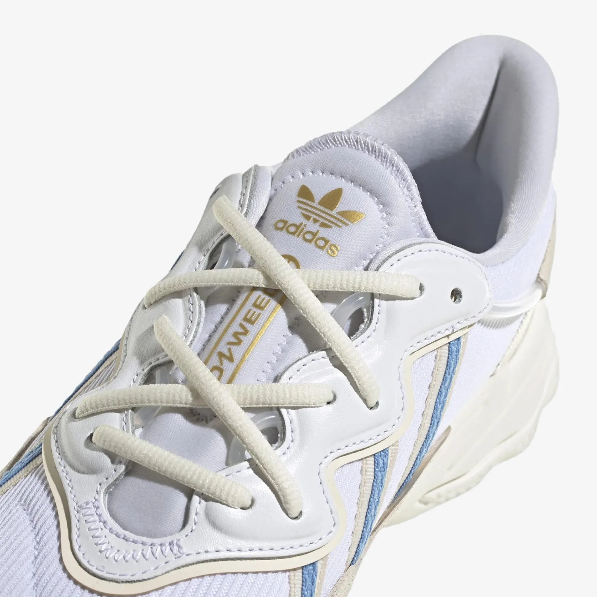 Adidas Originals | OZWEEGO  { LIGHT BLUE/OFF WHITE